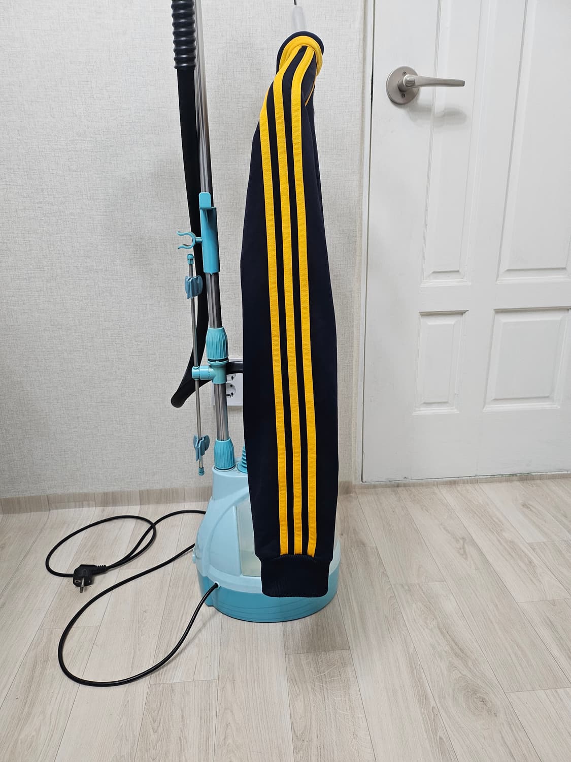 (100)L☆초대장급☆아디다스 오리지널 씨펠드 [네이비옐로우] 트랙탑져지 상품이미지4