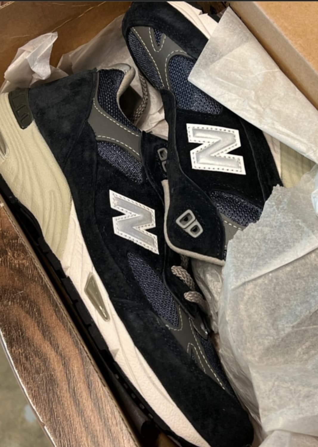 뉴발란스 991 300 네이비 상품이미지1