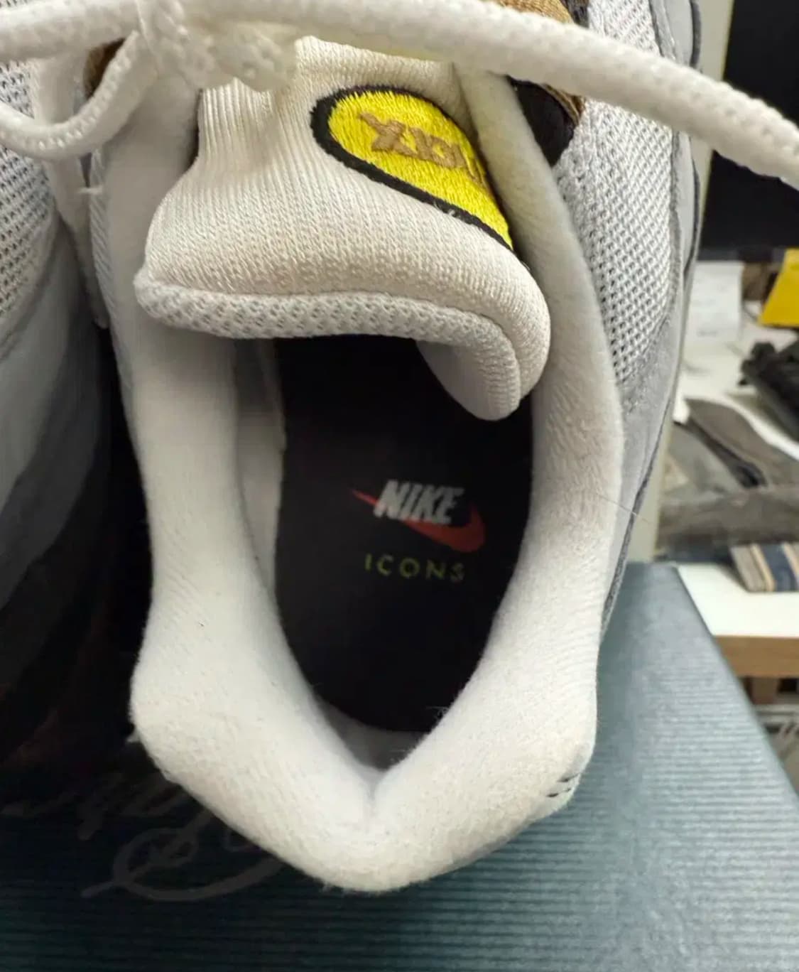 에어맥스95 나이키 Air Max 95 Wolf Grey 엘로우스트라이크 상품이미지5