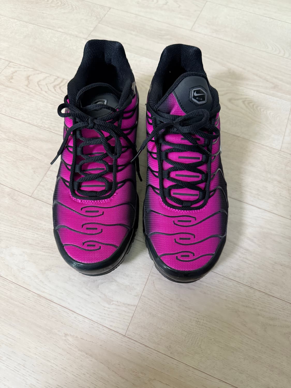 나이키 에어맥스 플러스 블랙 메탈릭 실버 상품이미지2