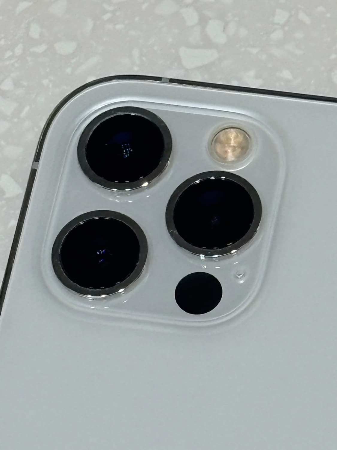 아이폰 12 프로 실버 128 상품이미지2