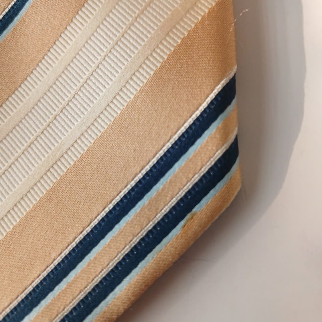 제냐 실크 베이지 스트라이프 넥타이 9.2cm A등급 A19111
 상품이미지7