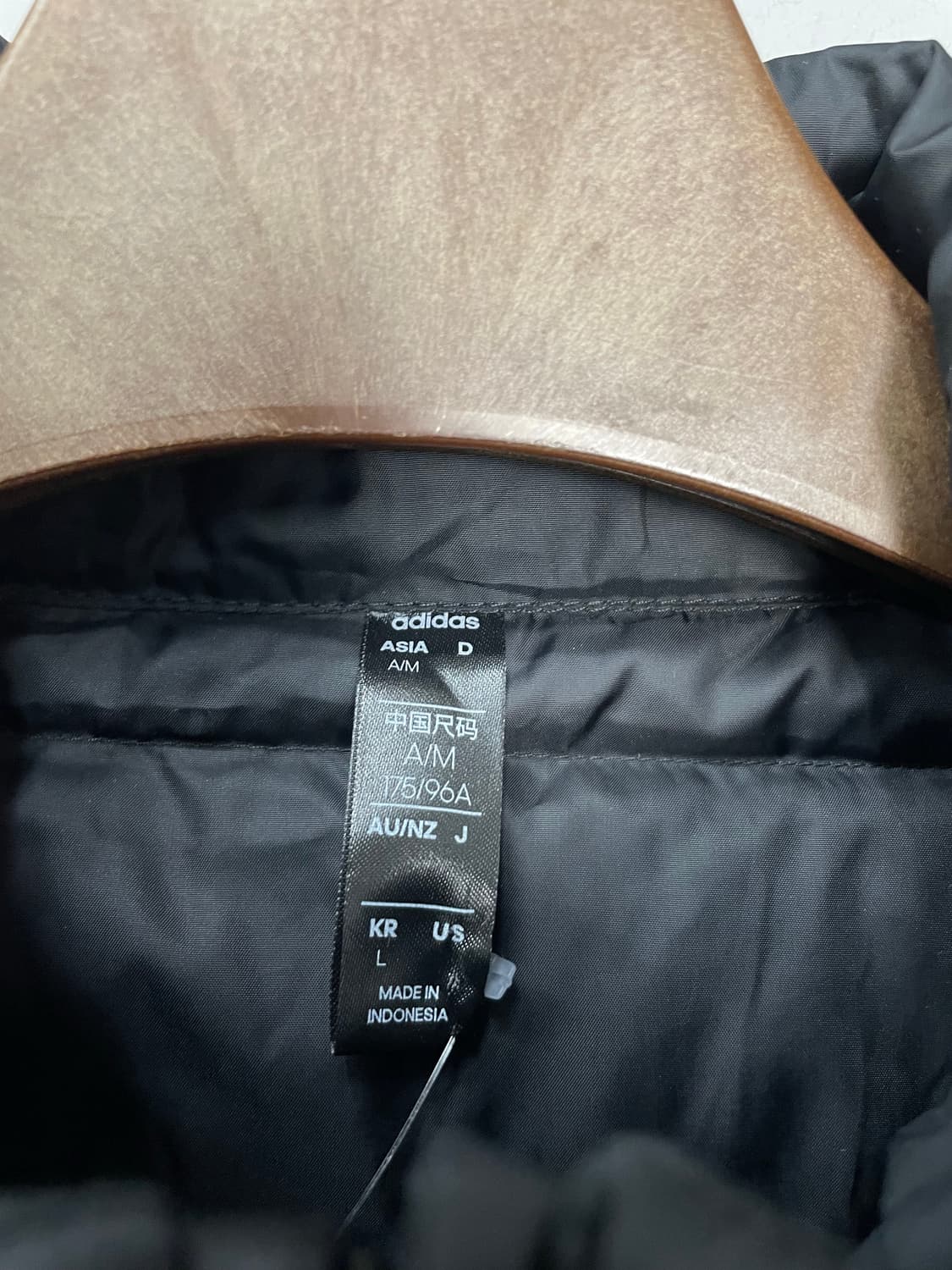 아디다스 에센셜 블랙 다운 패딩 H1341 상품이미지5