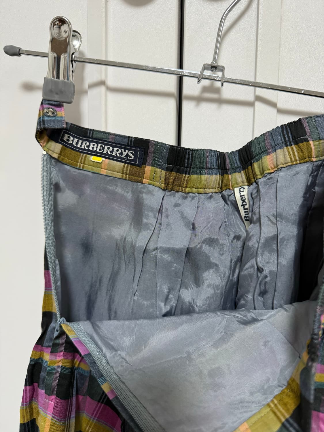 [버버리] 체크패턴 롱스커트 상품이미지3