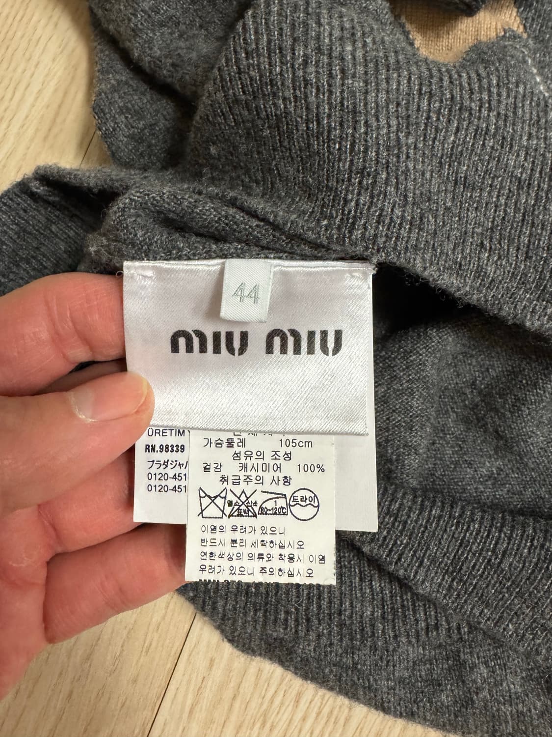 미우미우 아가일 캐시미어 니트 44사이즈(105) 상품이미지2