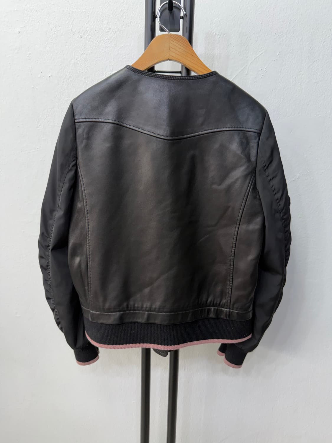 정품) O2ND 오즈세컨 한섬 천연가죽 배색 항공 봄버 자켓 55 상품이미지6