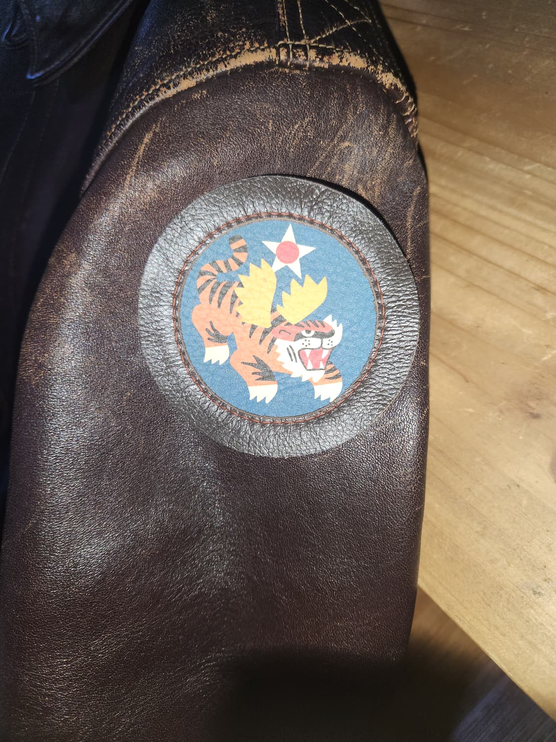 리얼맥코이 토이즈맥코이 버즈릭슨 스콰드론 A2자켓 호랑이패치 판매합니다  상품이미지2