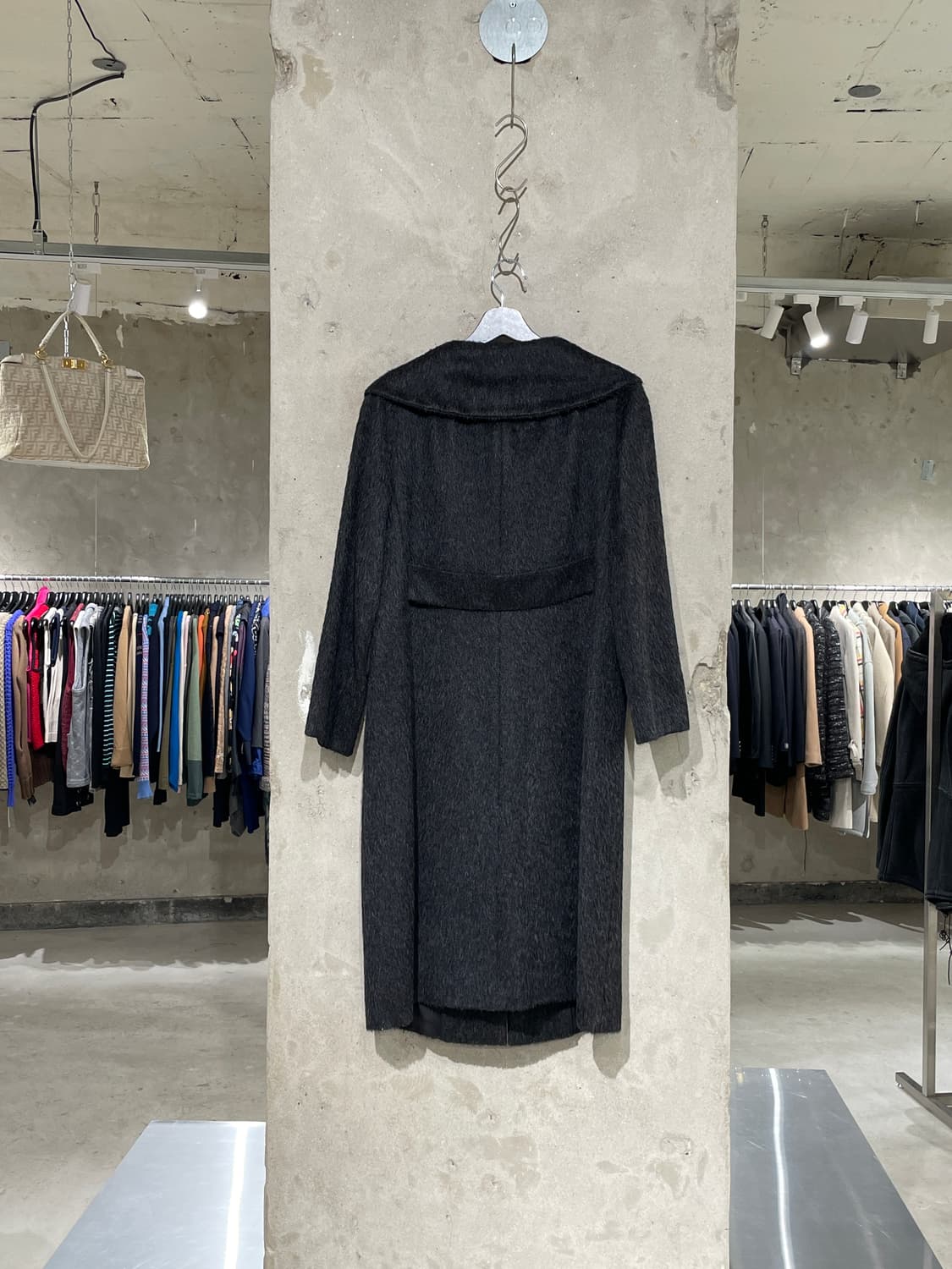 막스마라 블랙 플랫 카라 히든 버튼 알파카 울 코트 상품이미지6