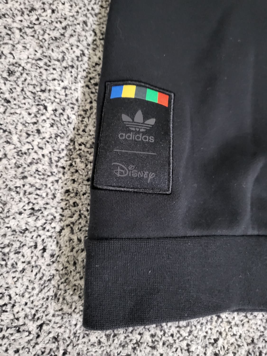 아디다스 × 디즈니 콜라보 맨투맨 상품이미지4