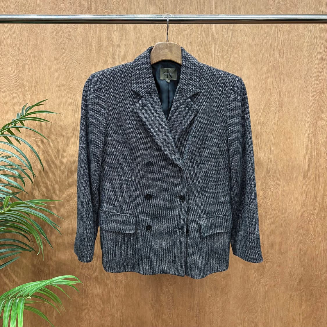 캘빈클라인 더블 브레스트 울 자켓 클래식 헤링본 패턴 디테일 차콜 상품이미지1