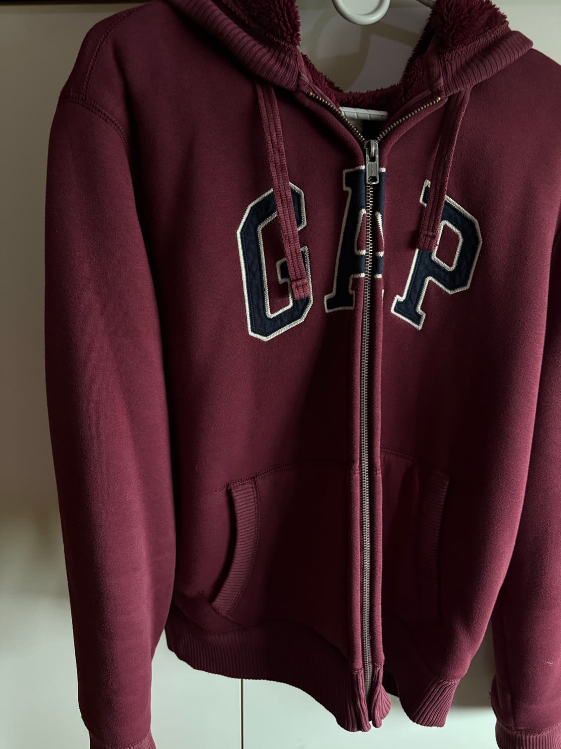 GAP 버건디 후드집업 상품이미지1