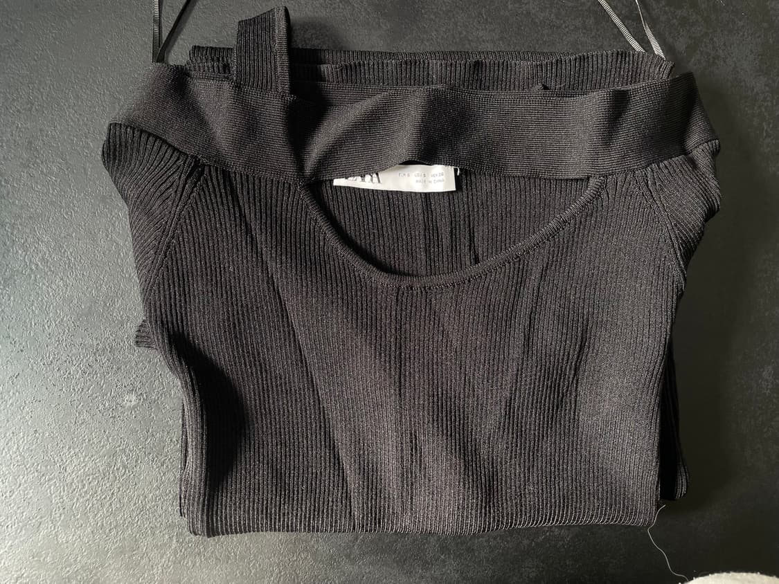 [자라] 블랙 언밸런스 오프숄더 니트 롱 원피스(연말룩 추천) 상품이미지6