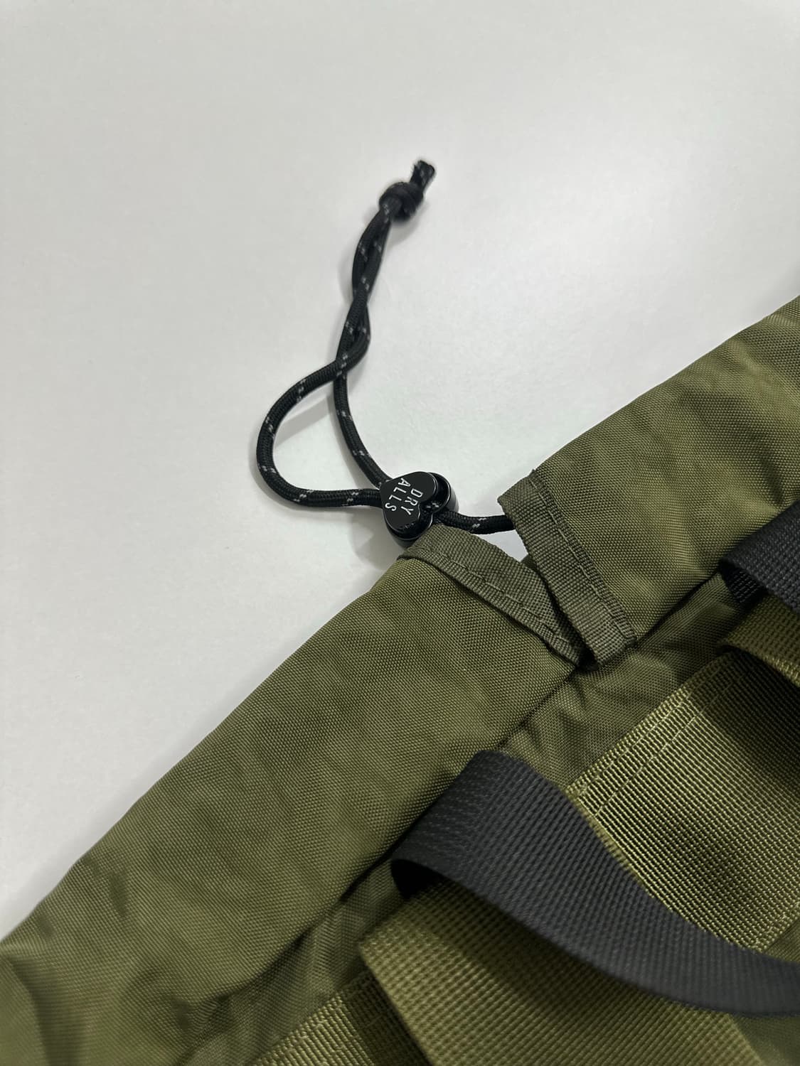 휴먼메이드 하트 로고 드로우스트링 백 카키 상품이미지5