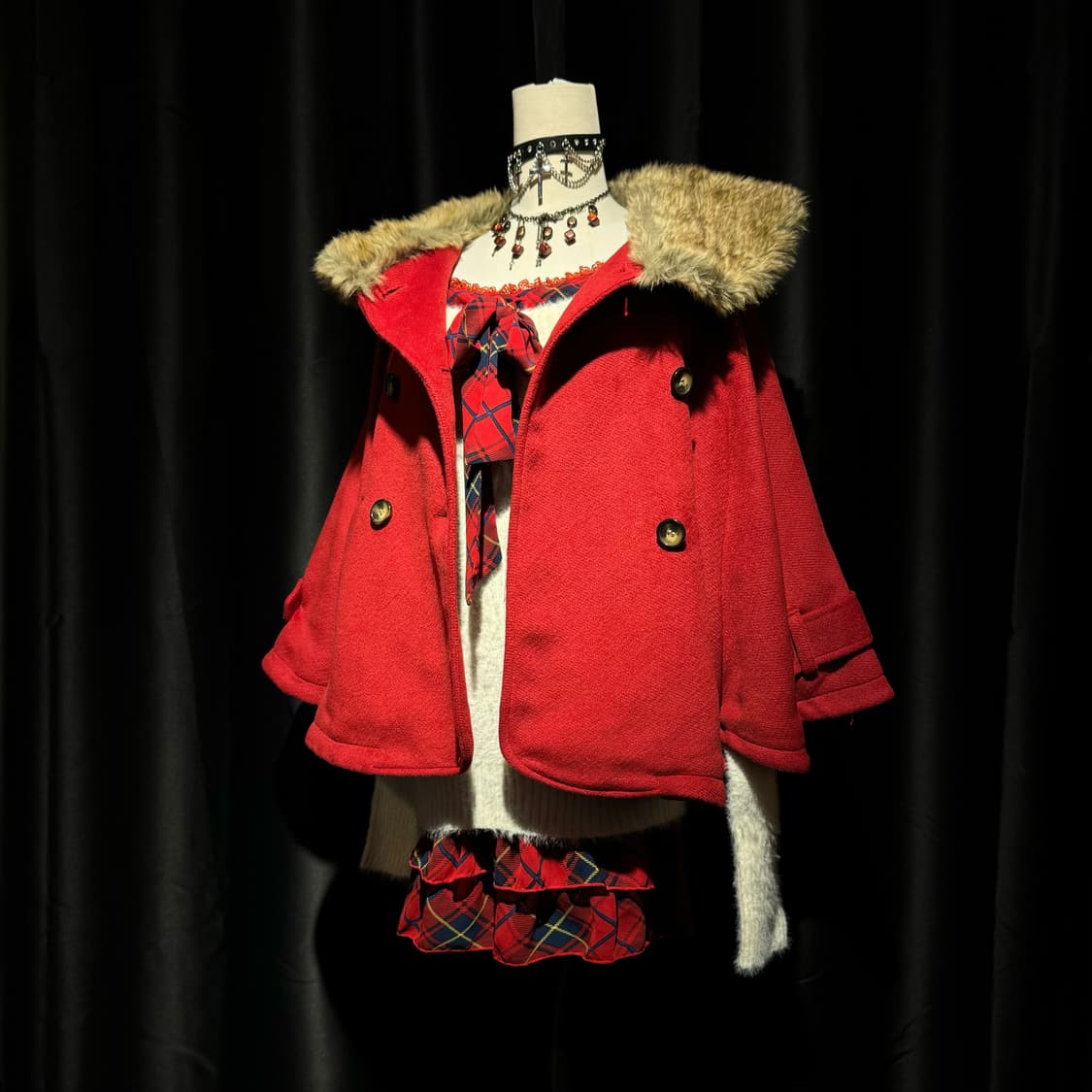 레드 케이프 코트 상품이미지1