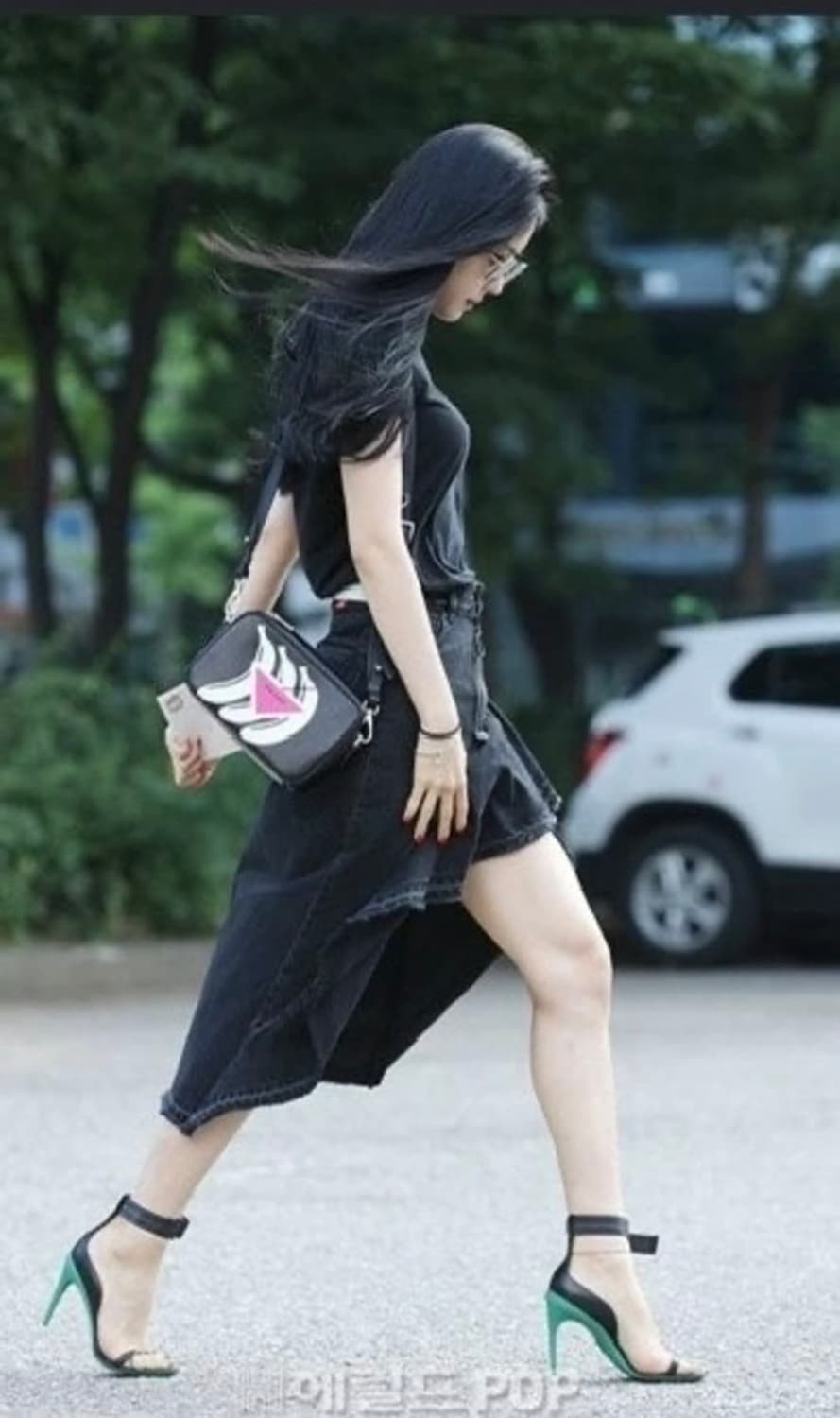 오프화이트 손나은 러플 데님 스커트(40) 상품이미지1