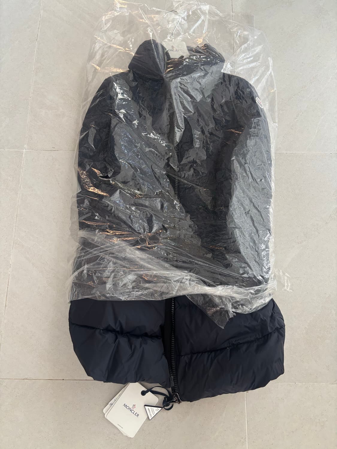 [새상품] 몽클레어 MIRIELON GIUBBOTTO 패딩 상품이미지1