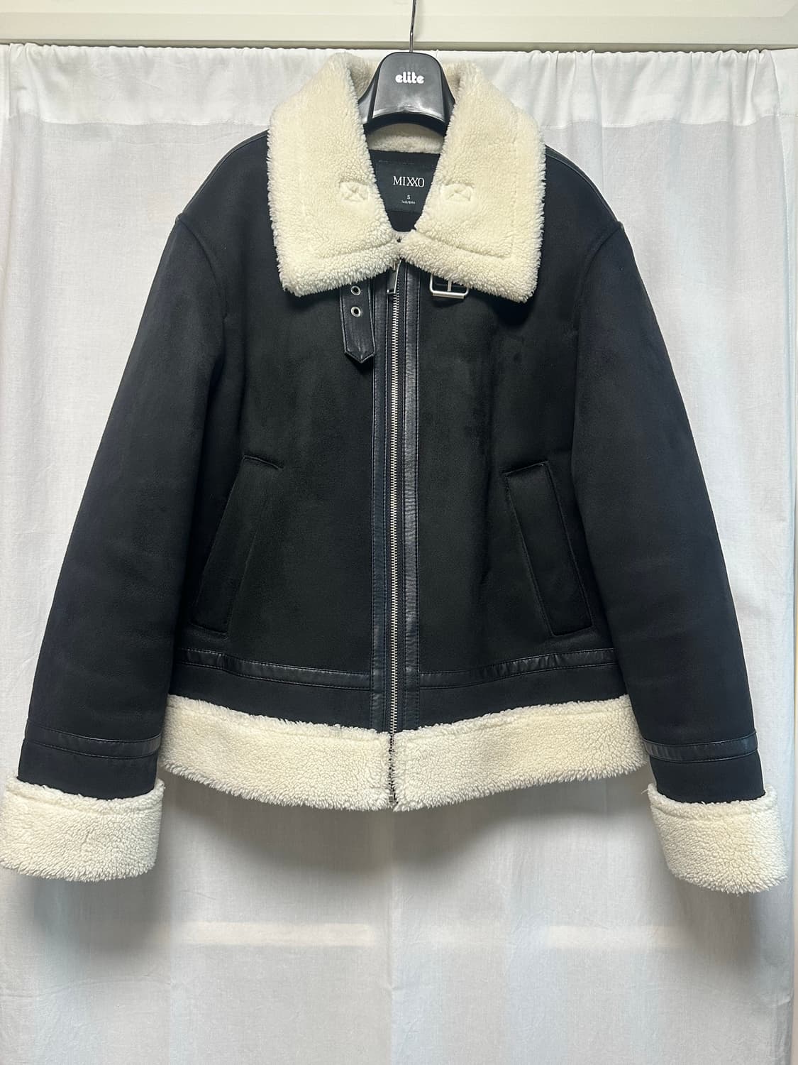 미쏘 mixxo 스탠카라 페이크 스웨이드 숏 무스탕 블랙 상품이미지3