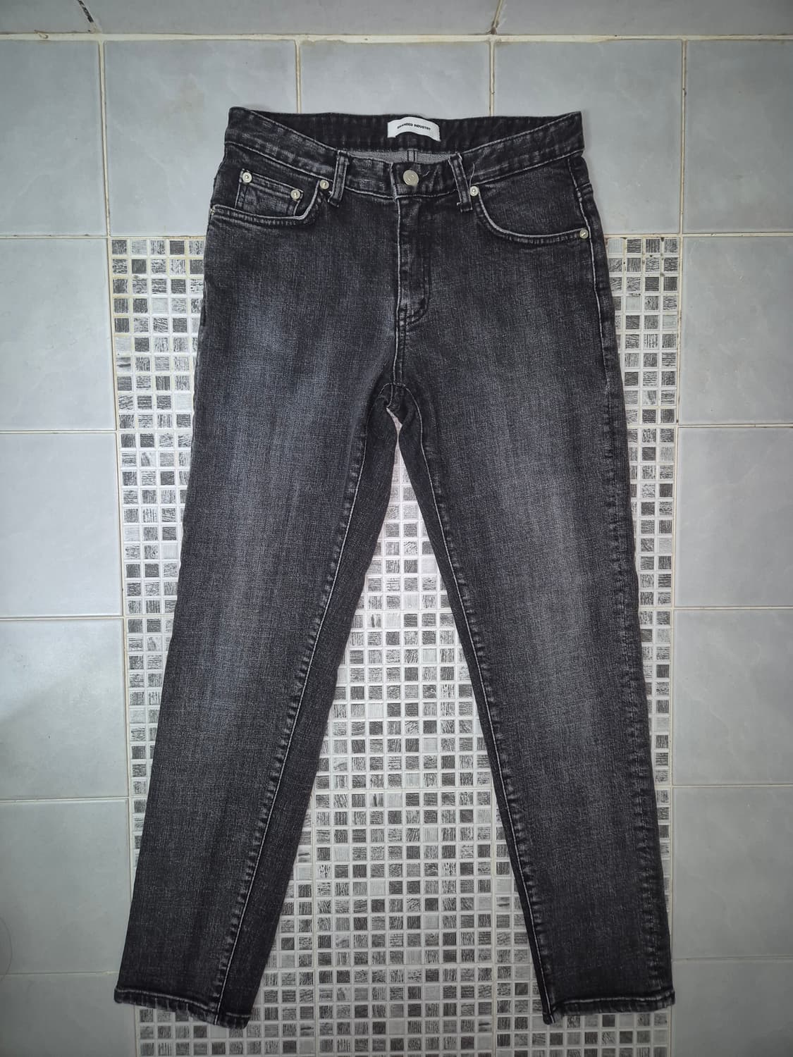 브랜디드 1981 슬림 흑청 데님 상품이미지1