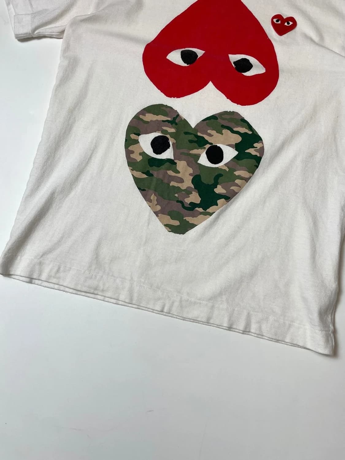 꼼데가르송 카모플라주 업사이드 다운 하트 반팔 티셔츠 PN9642 상품이미지3