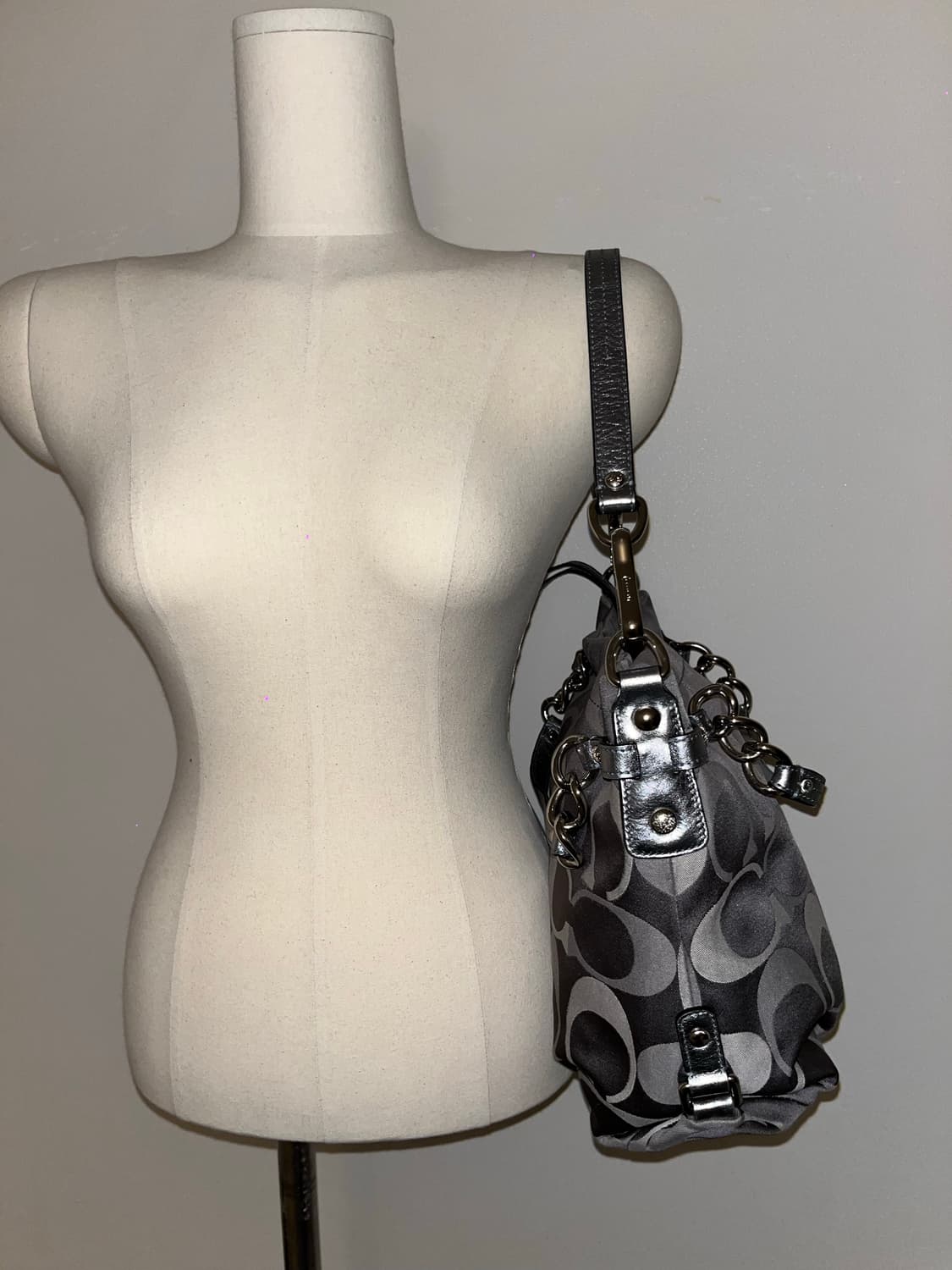 🎉BLACK FRIDAY🎉 Coach gray bag 상품이미지4