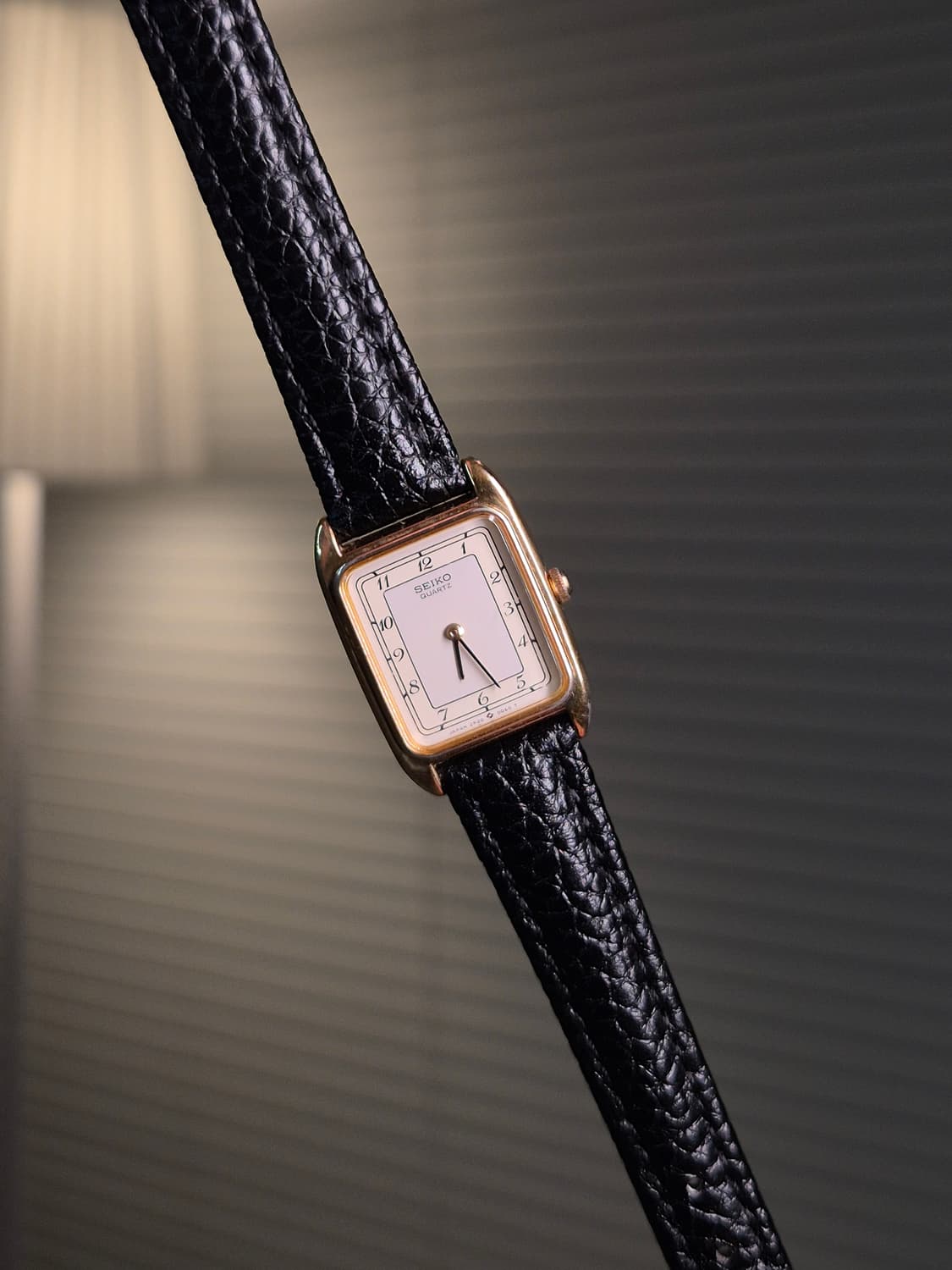 90's Vintage Seiko Gold TV Case Ladies 상품이미지1