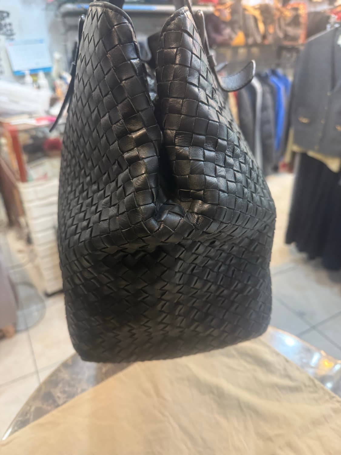 정품 보테카베네타 인트레치아토 보스턴백 팝니다 상품이미지2