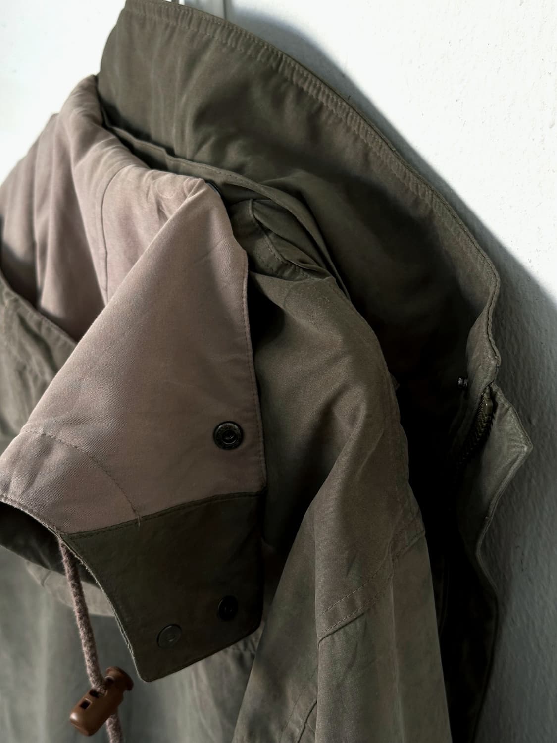 Soft fabric mil design hooded coat 상품이미지6