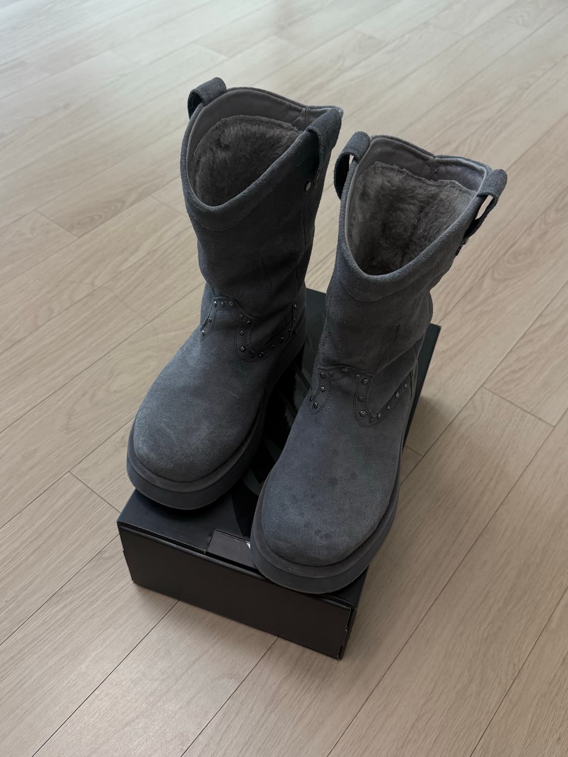 오도어 이크닉 어그부츠 상품이미지1