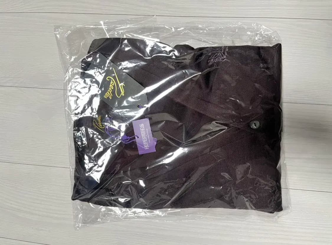 니들스 버터플라이 로고 브이넥 가디건 상품이미지3