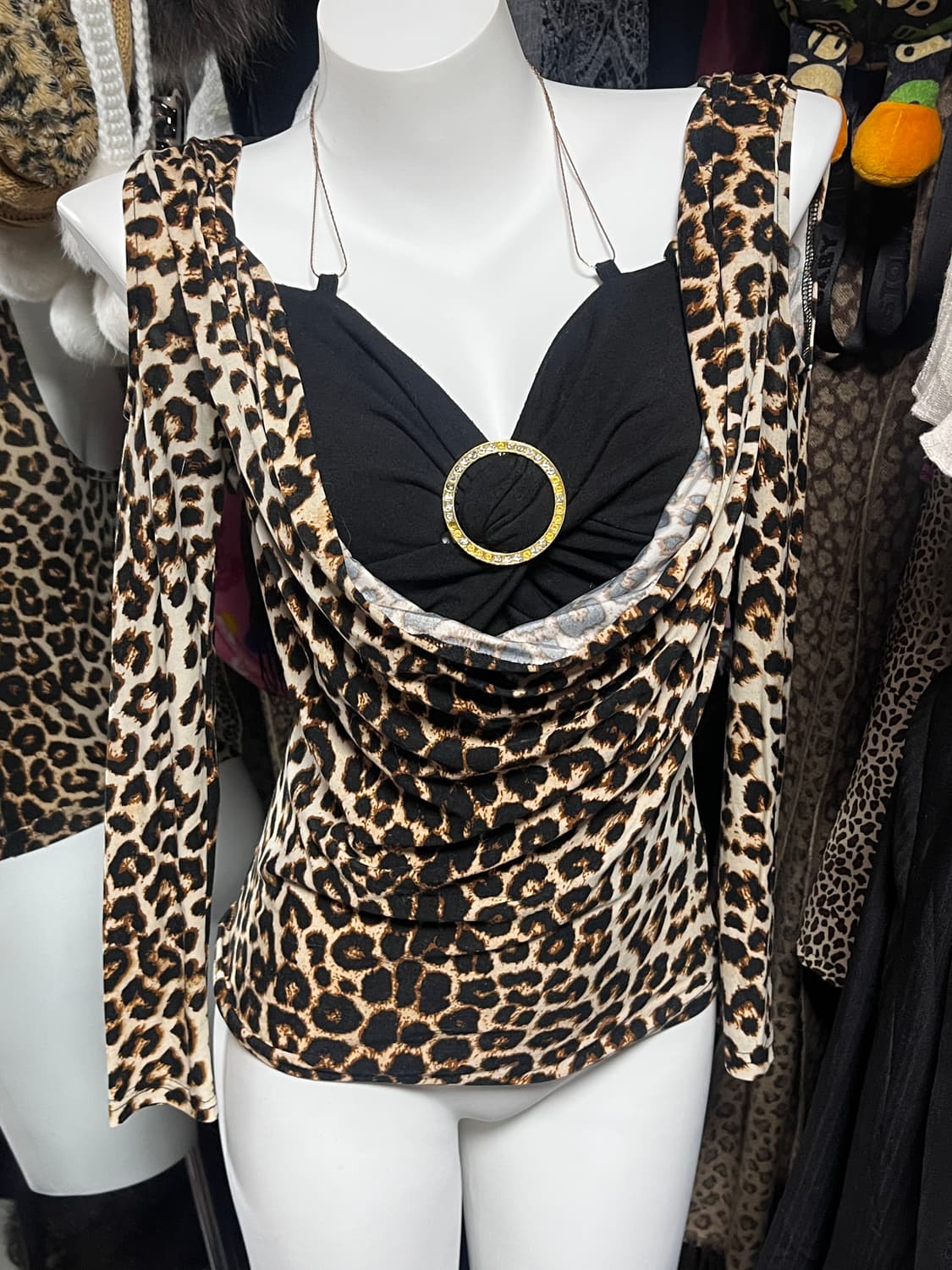 오네갸루 레오파드 드레이프 오프숄더 탑 상품이미지1