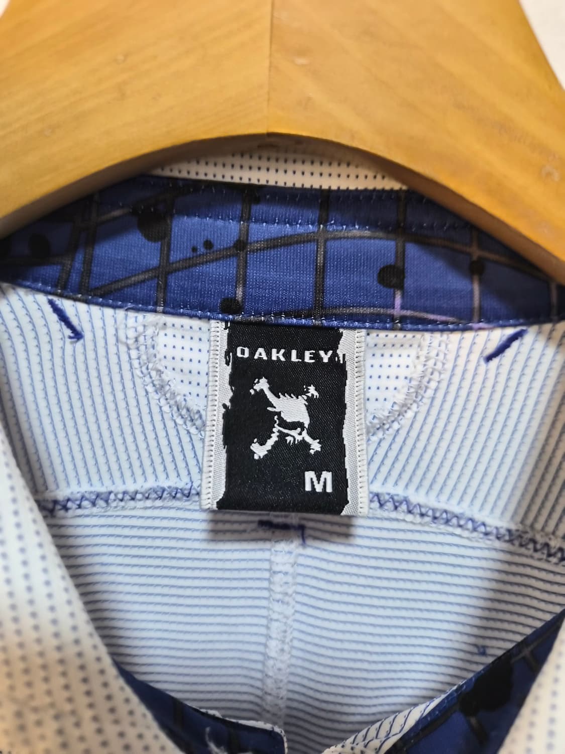 M) OAKLEY 오클리 Skull 카라티 팝니다 상품이미지3