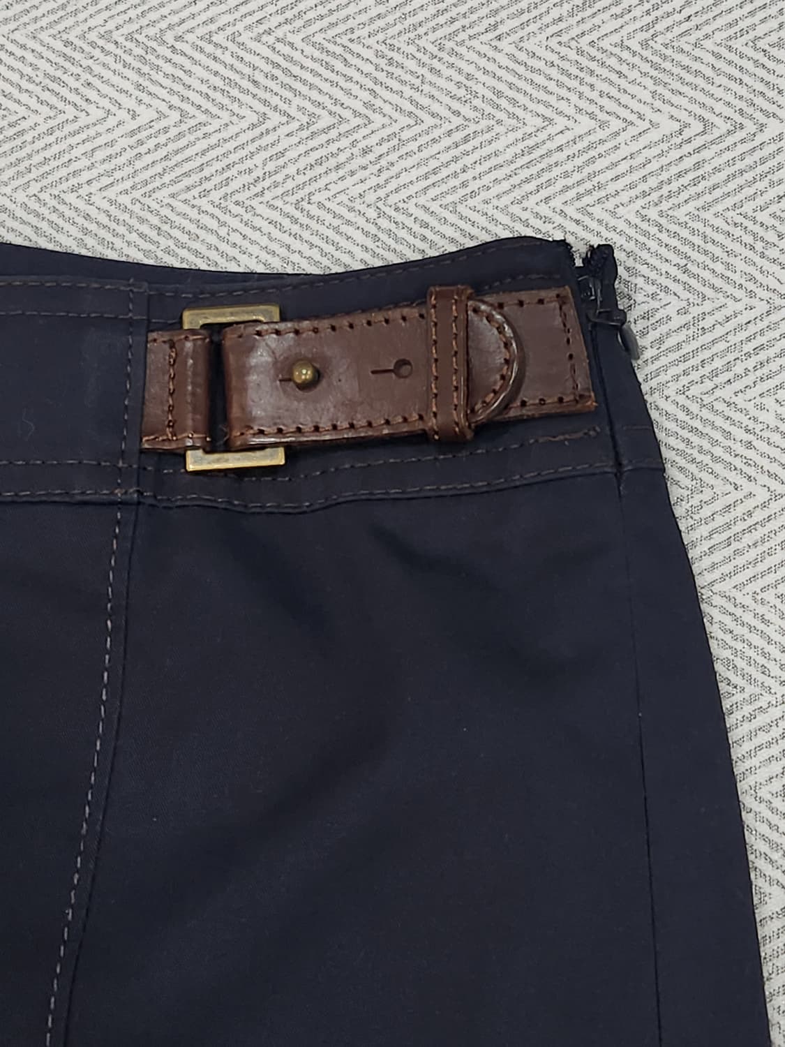 [26] BCBG 네이비 플리츠 스커트 67사이즈  (26인치) 상품이미지5