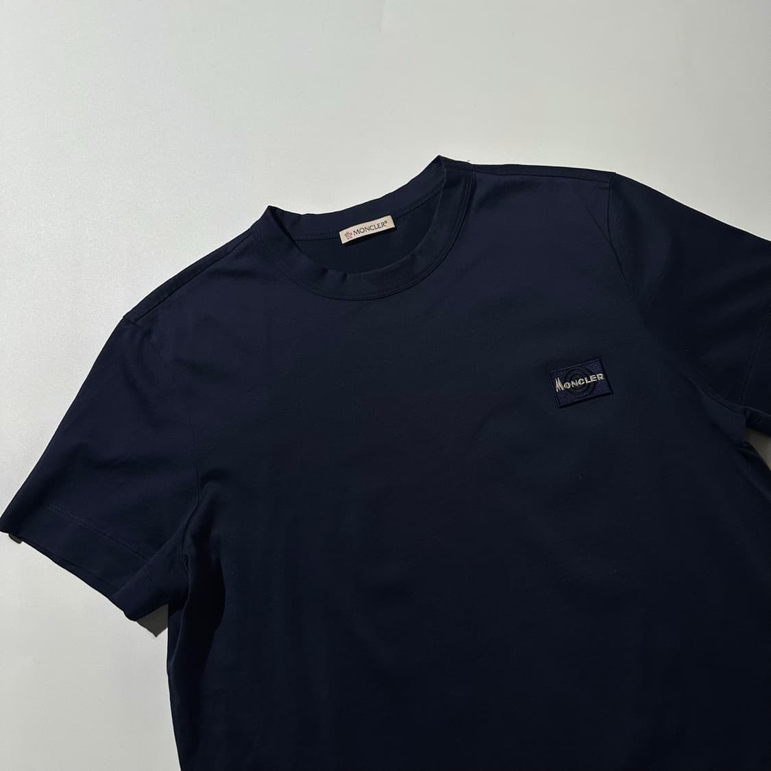 (매장판) 몽클레어 로고 반팔 티셔츠 상품이미지4