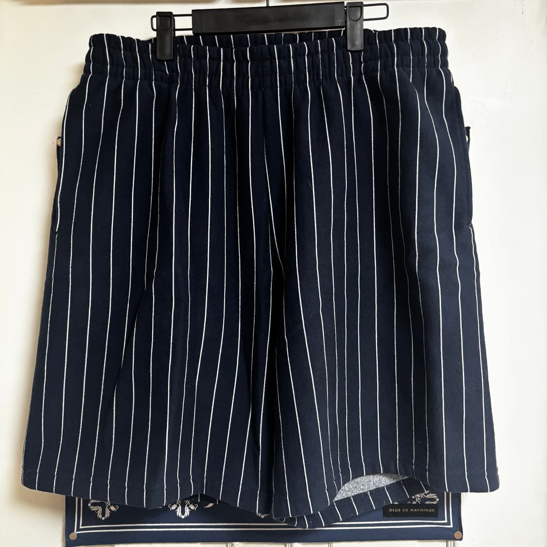 슈프림 핀스트라이프 스웻쇼츠  네이비 L사이즈 상품이미지3