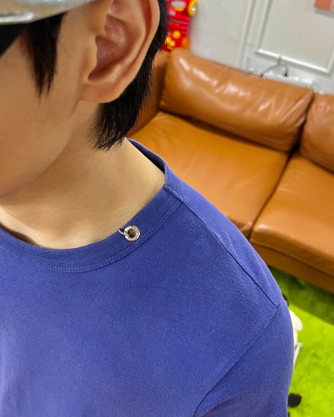 DIESEL Piercing Neck Point 1/2 T-Shirt 상품이미지2