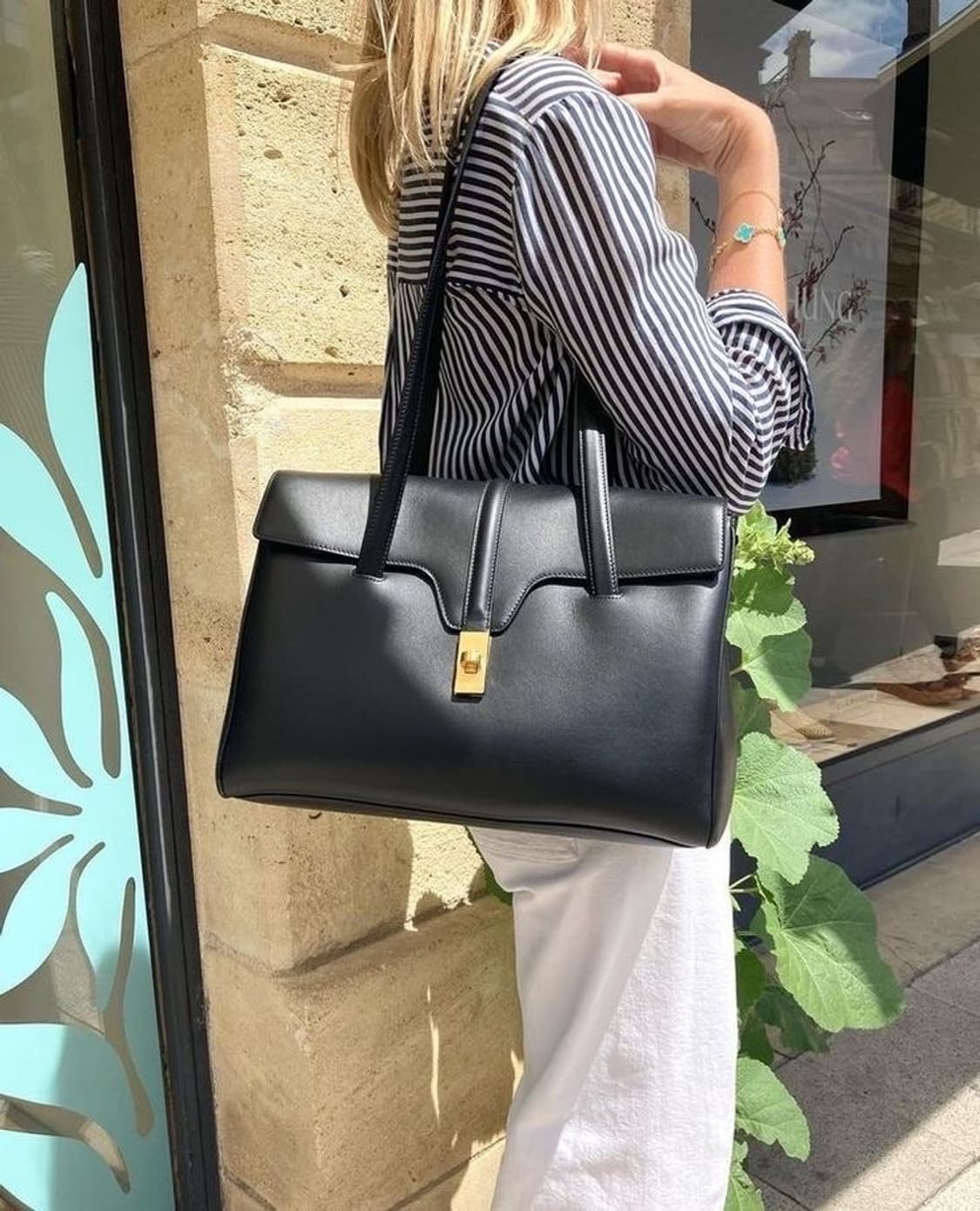 셀린느 16 소프트 블랙 미디움 숄더백 상품이미지6