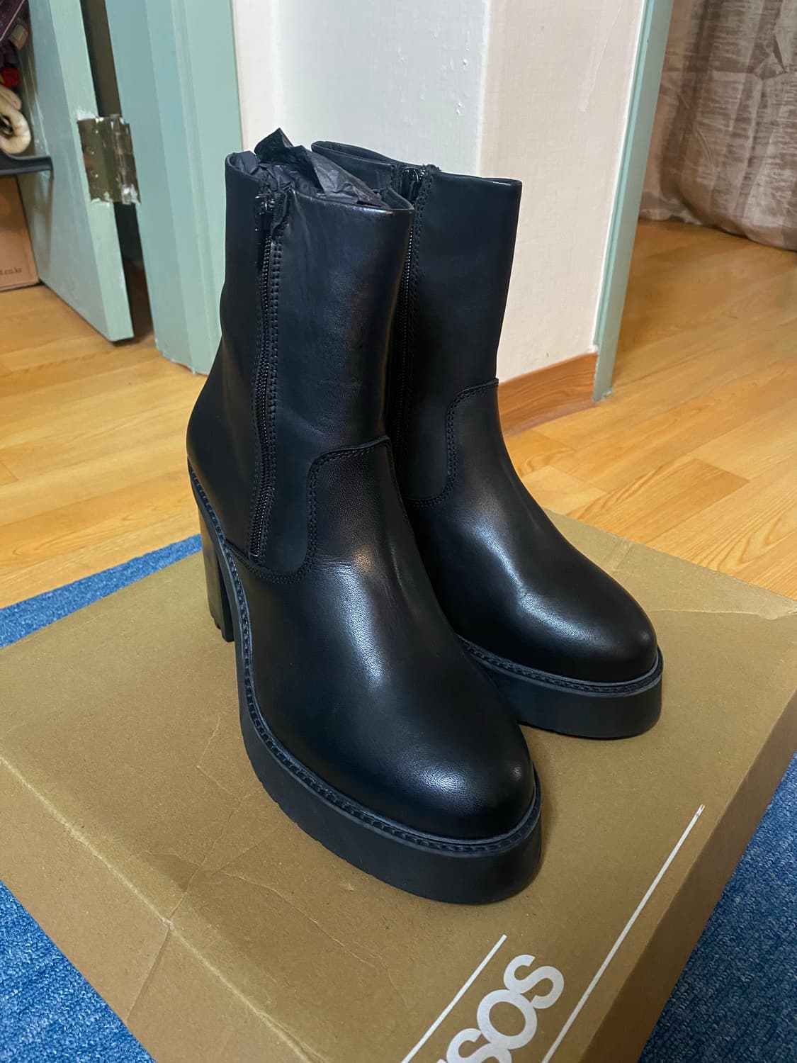 ASOS 청키 하이힐 부츠 상품이미지1