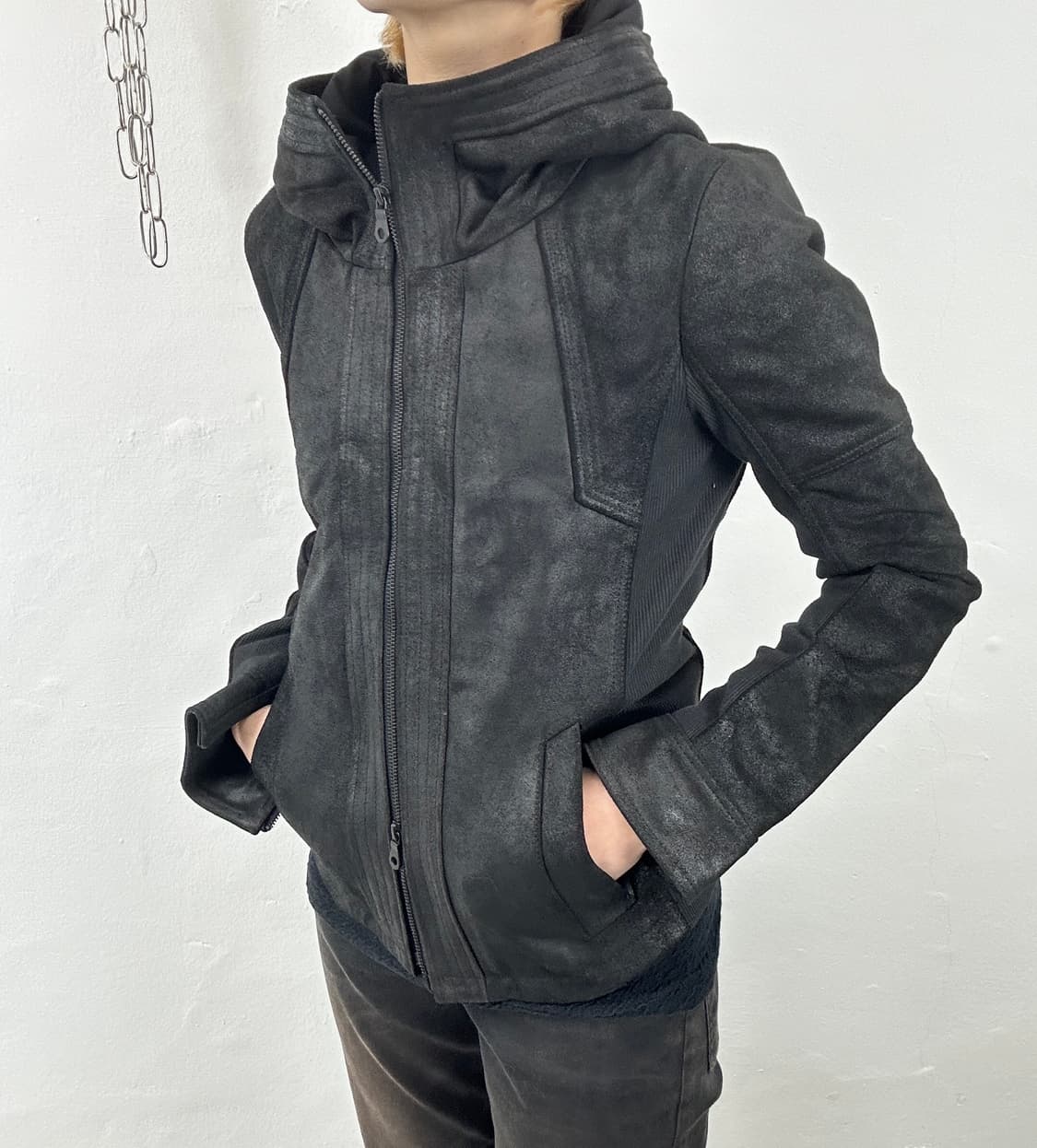 NO ID. Sculpted Cowhide High Neck Jacket 상품이미지1