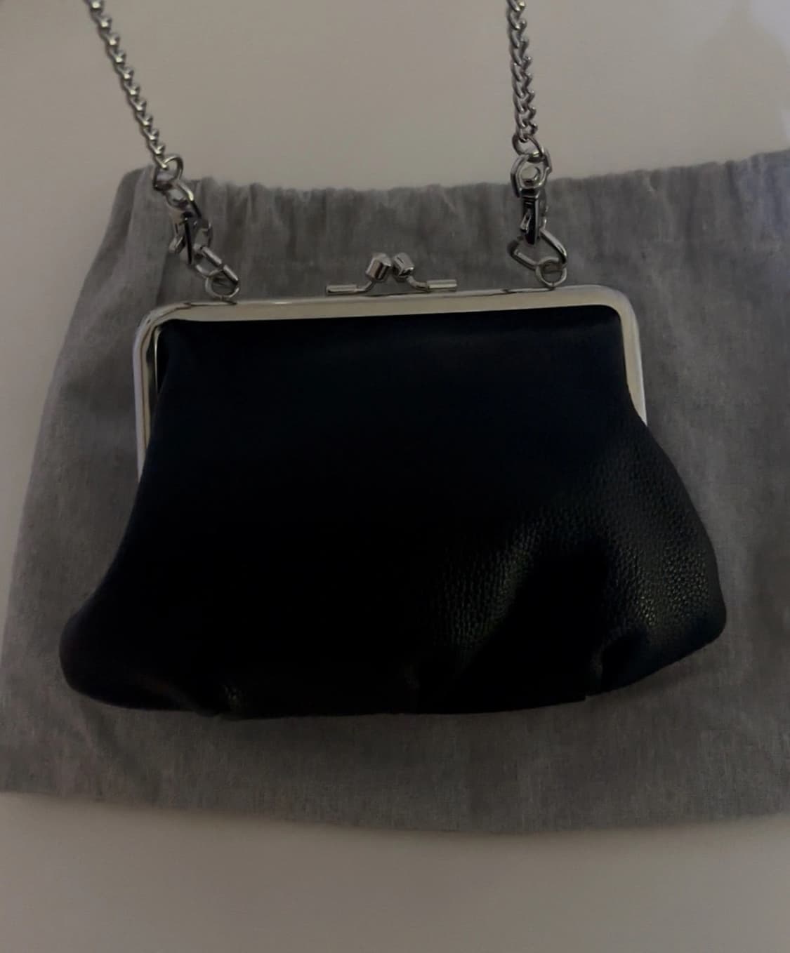 비비안웨스트우드 비건레더 프레임 퍼스 미니백 상품이미지3