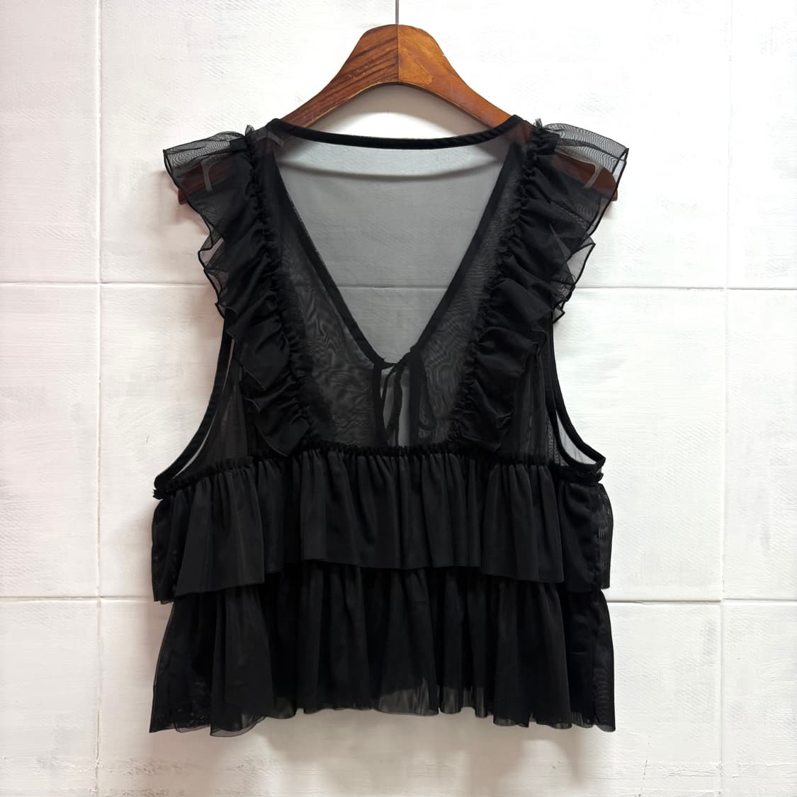 Rivietta 블랙 시스루 프릴 리본 베스트  상품이미지5