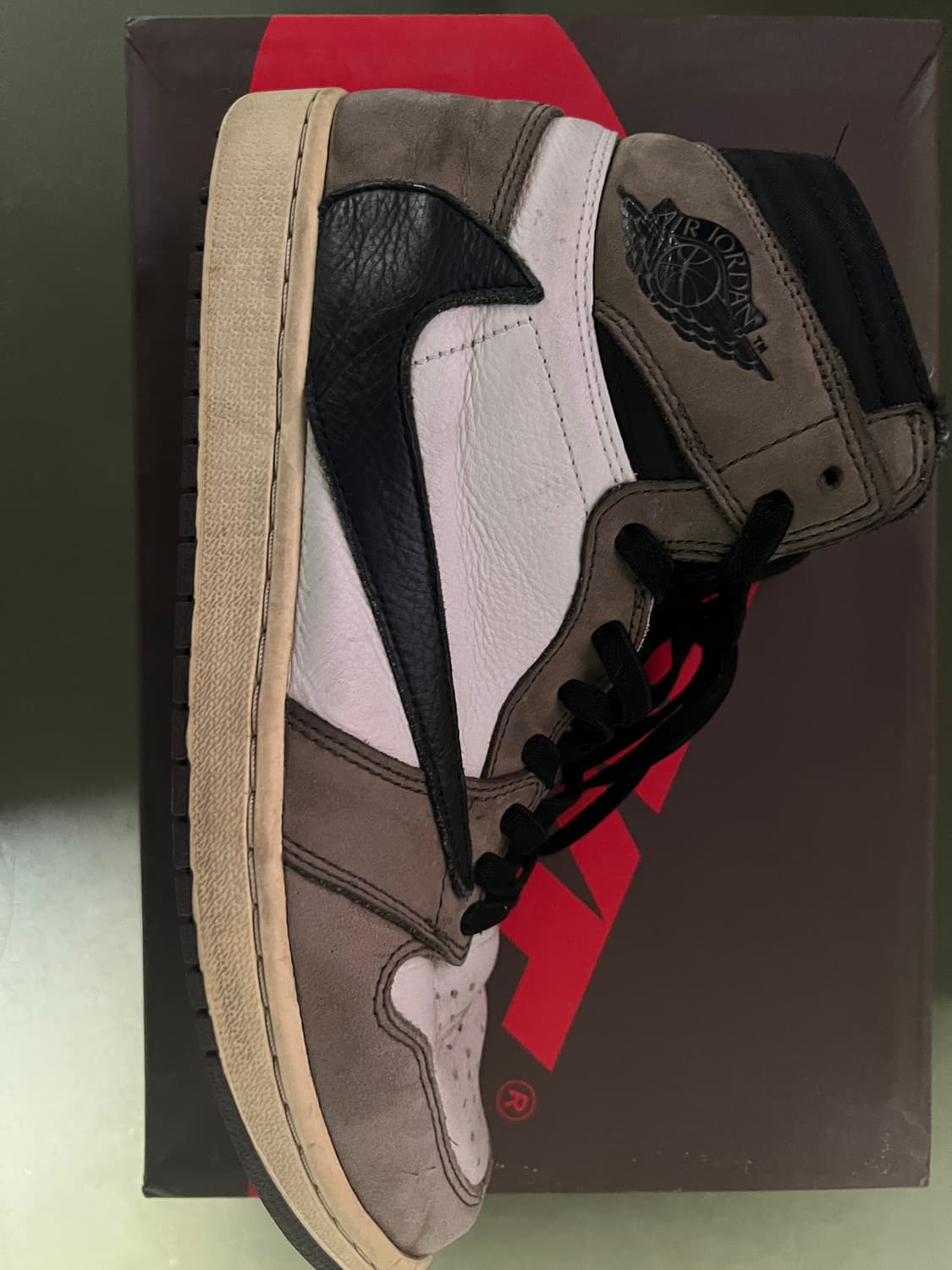 조던1 트레비스 스캇 하이 OG 상품이미지2