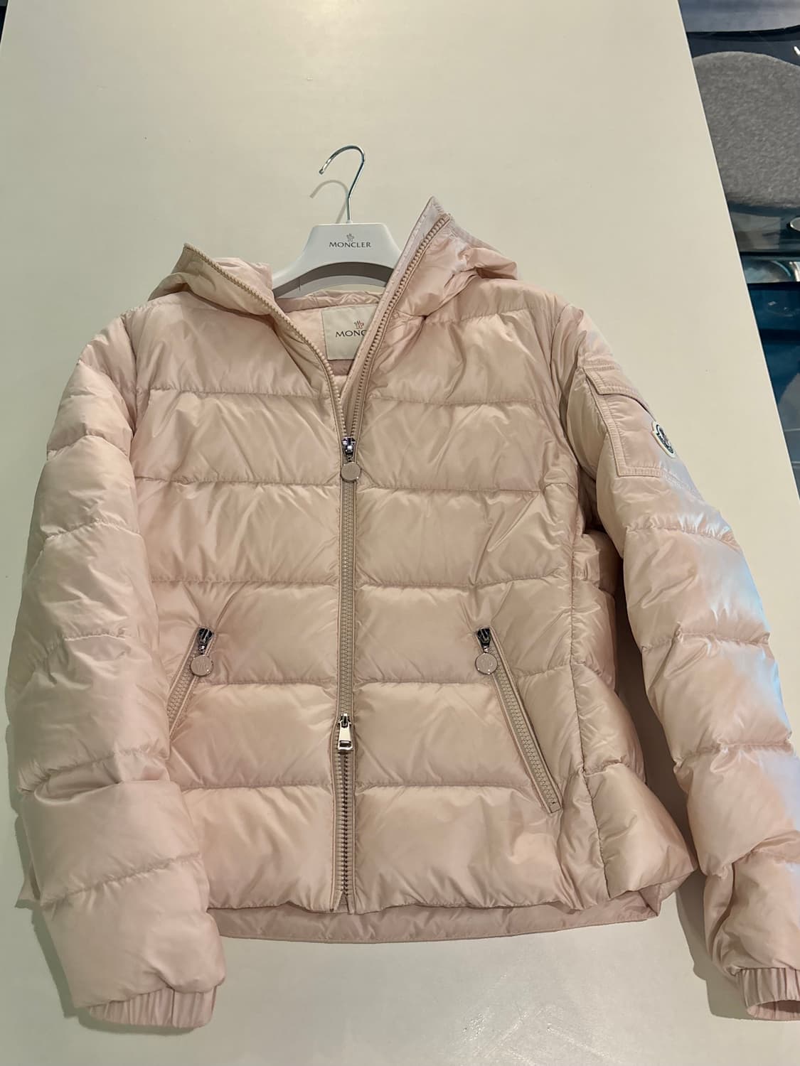 몽클레어 25SS패딩(정품) 상품이미지1