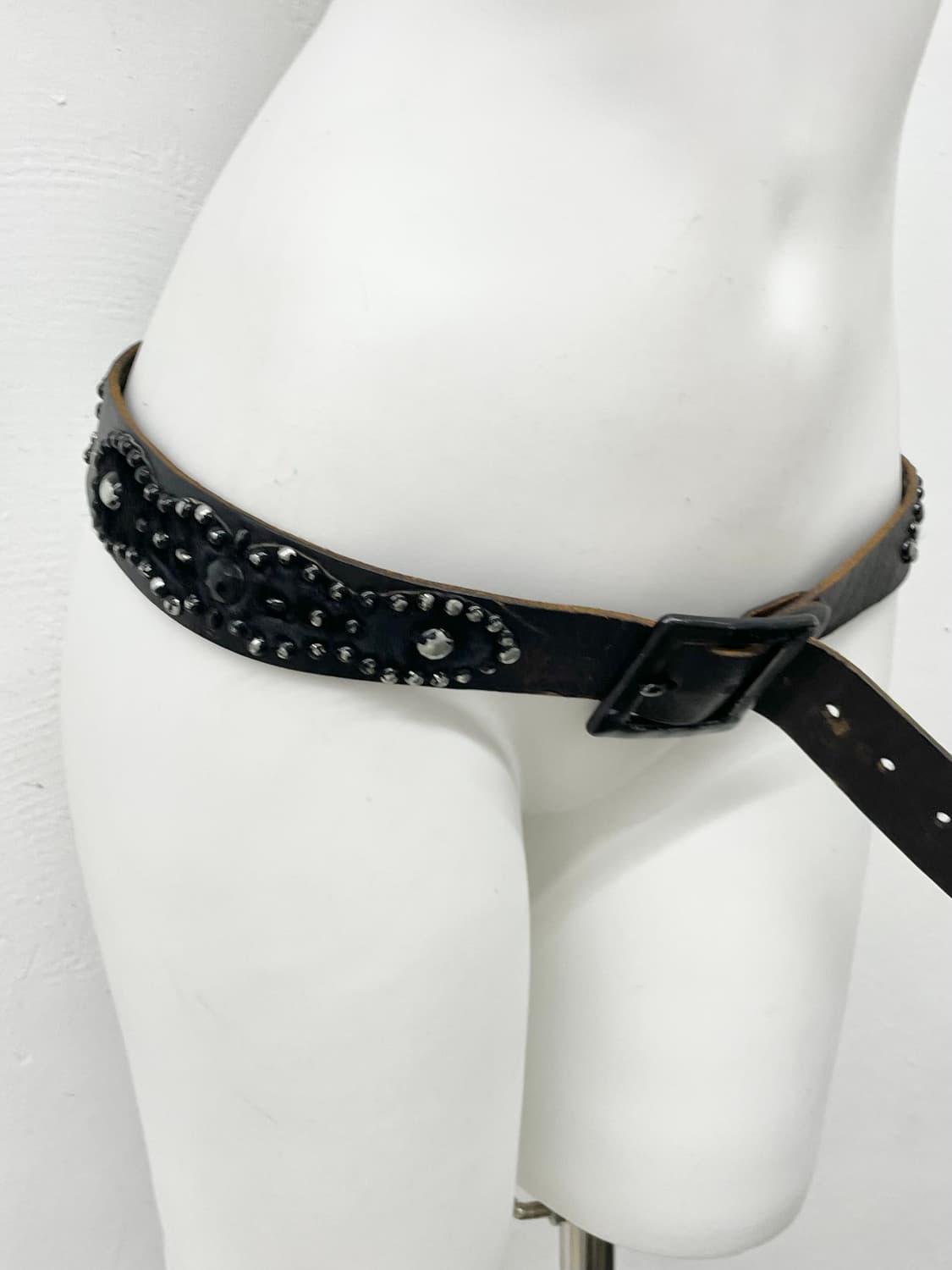 리얼레더 송치 스터드 디테일 버클 벨트 상품이미지5