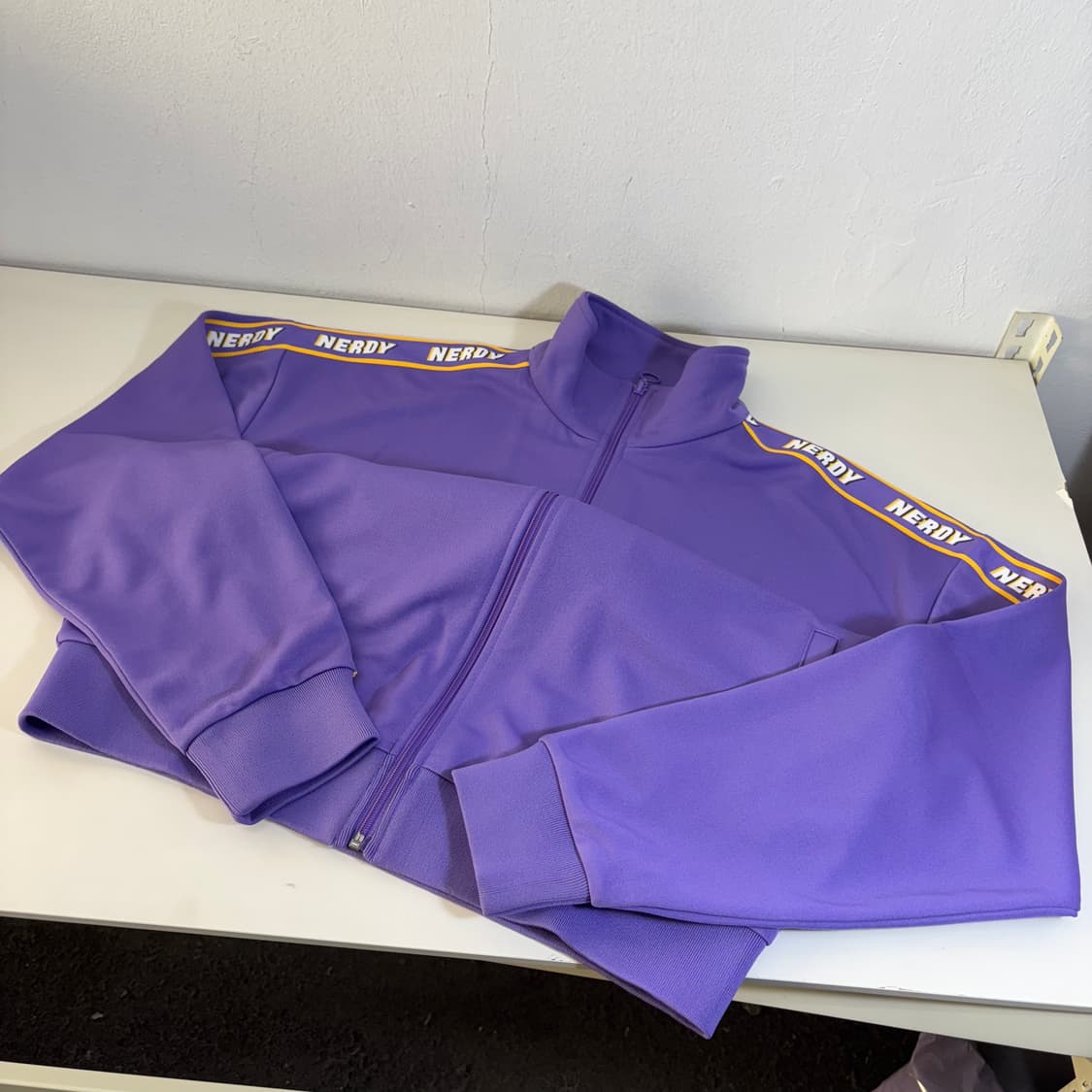 L 널디 파스텔퍼플 사이드로고 오버핏 트랙탑 집업져지 상품이미지2