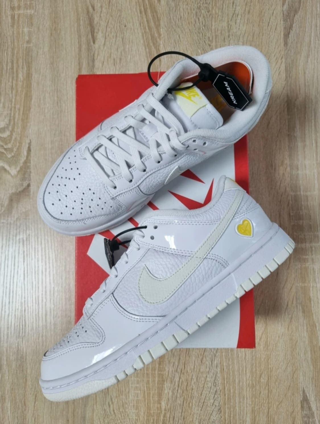 [240]나이키 덩크 로우 발렌타인데이 화이트 옵틱 옐로우 상품이미지1