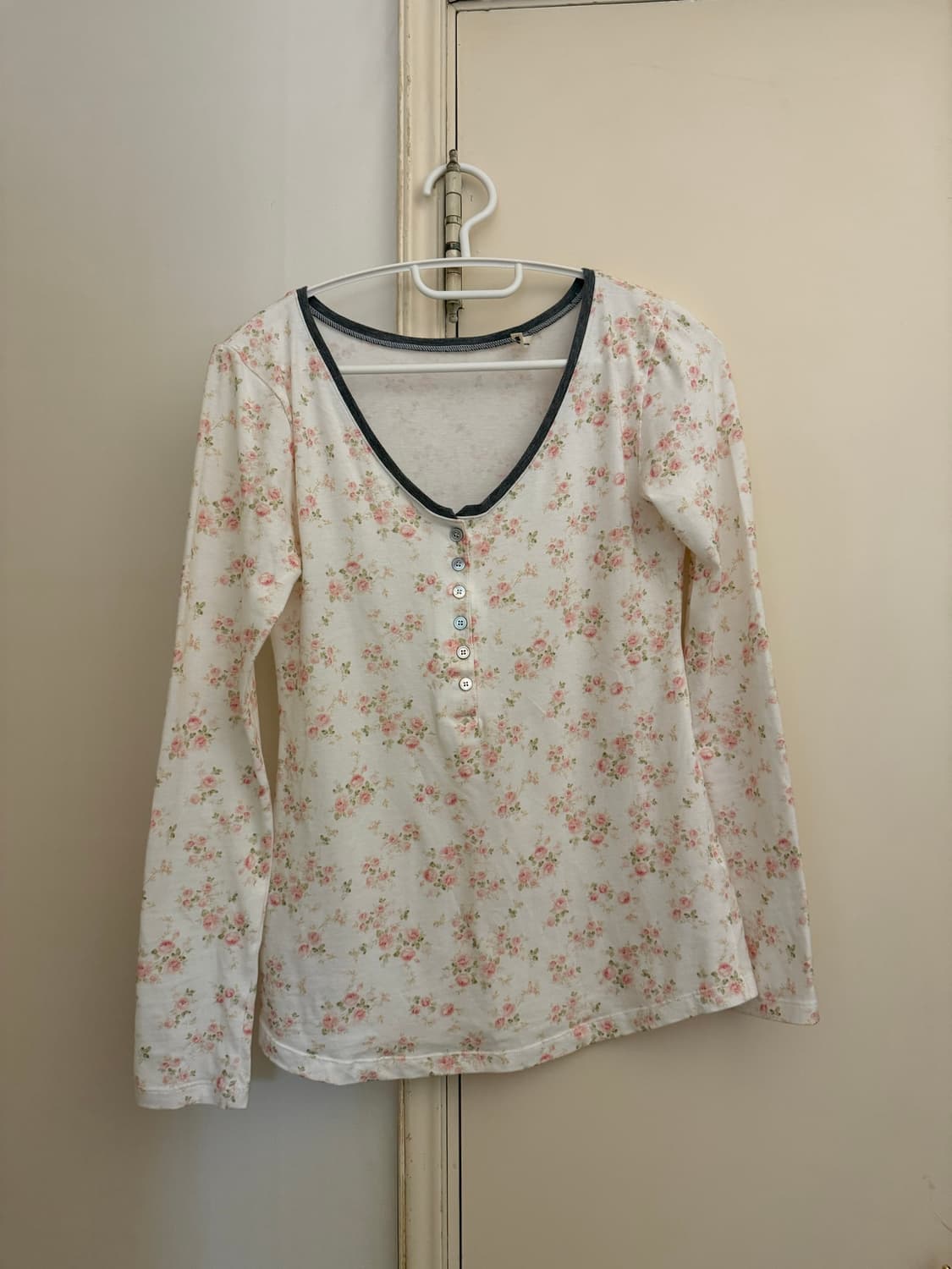 콜로신스 shell button top flower 상품이미지1