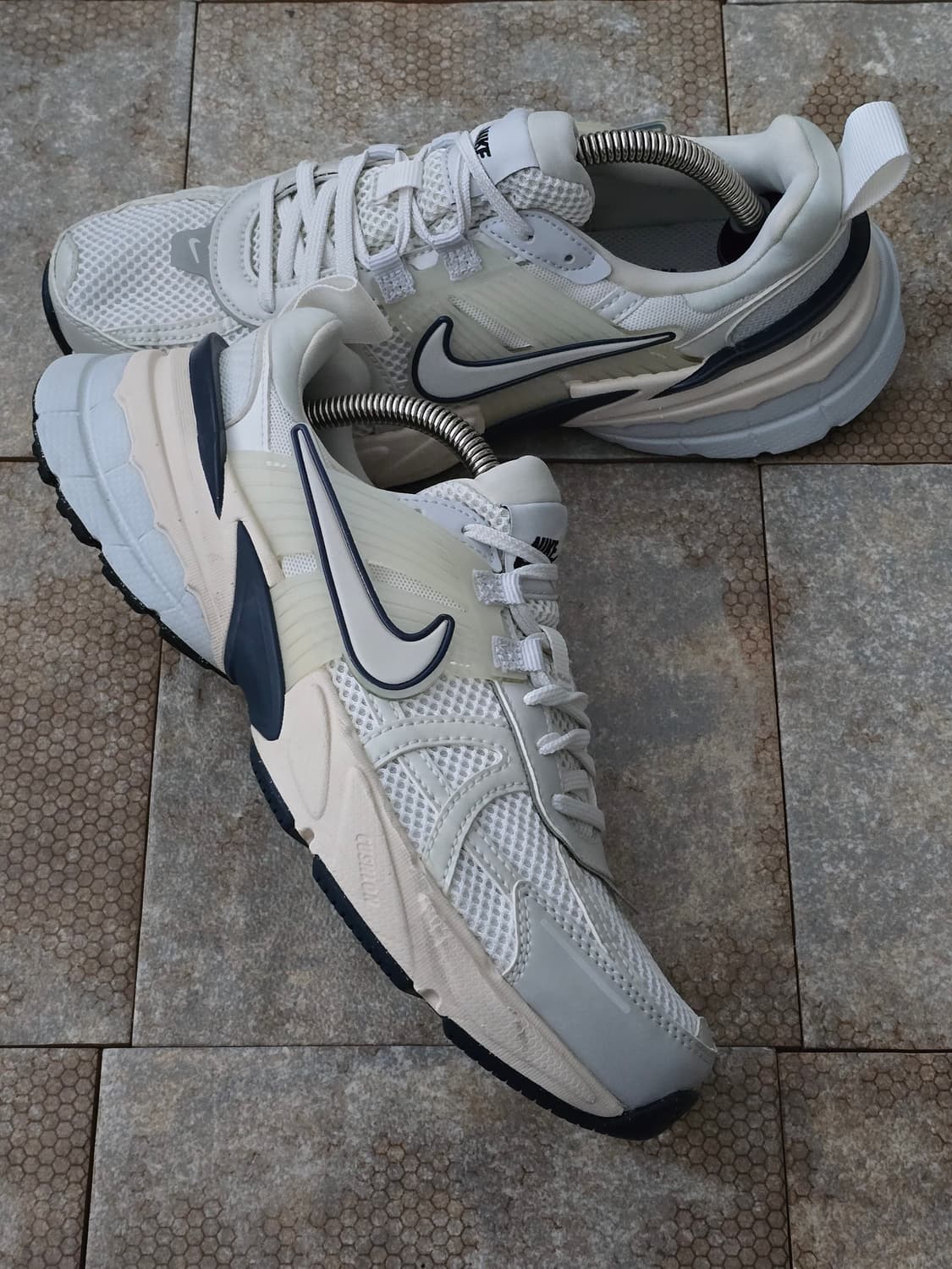 (250)나이키 v2k 런 플래티넘 틴트 상품이미지6