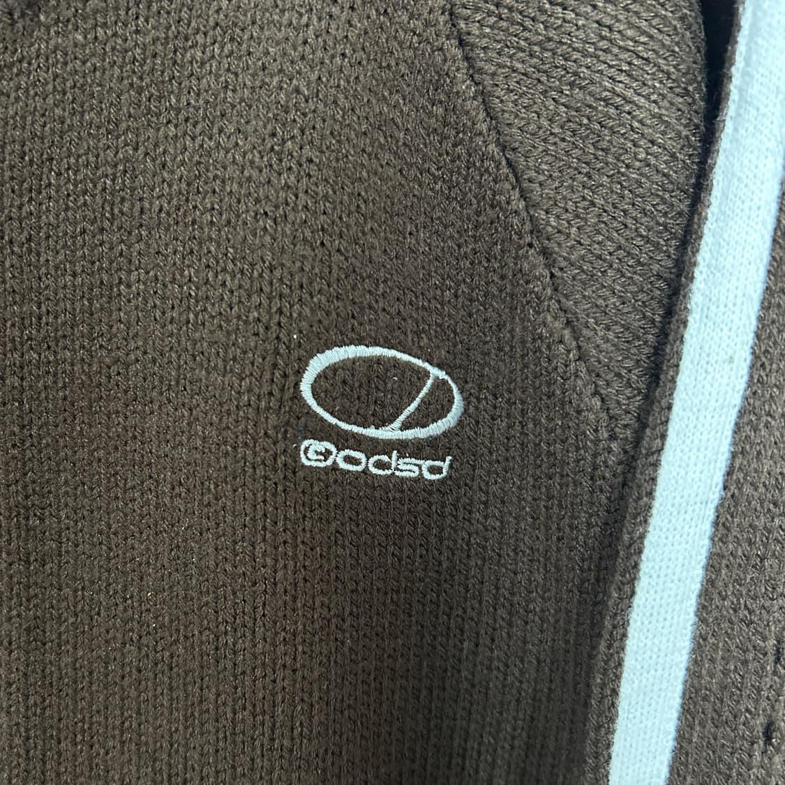 오드스튜디오 자수로고 트랙 니트집업 브라운 상품이미지3