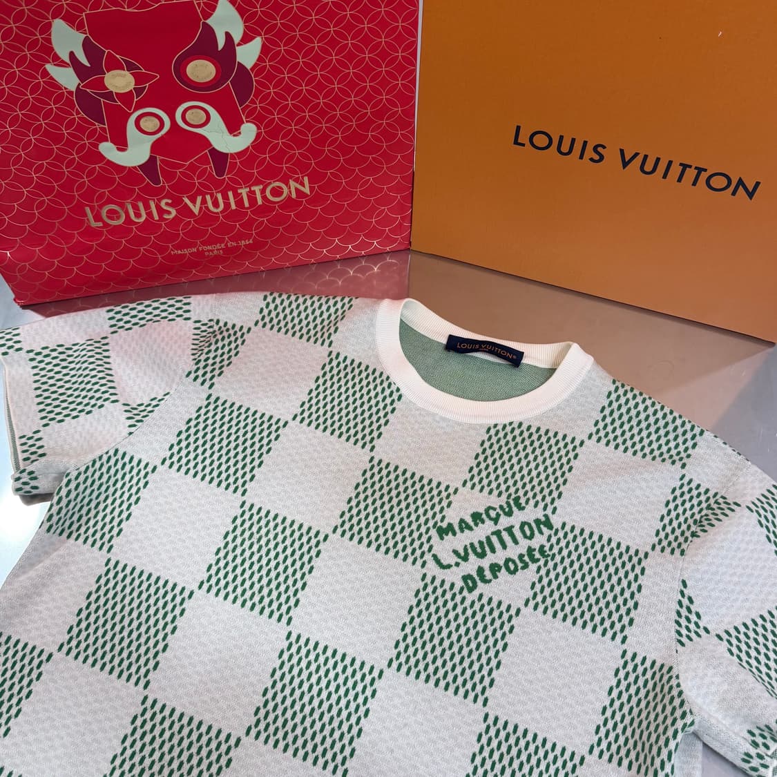 [리오브] 루이비통 X 퍼렐 LV 자이언트 다미에 자카드 니트 반팔 상품이미지3