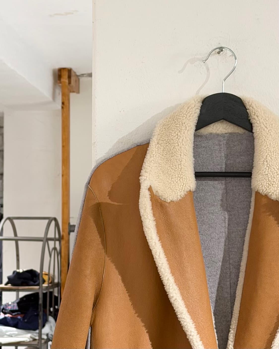 분더샵 브라운 그레이 리버서블 시어링 롱 코트 상품이미지3